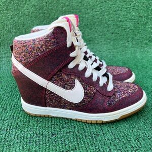 Nike Dunk Sky Hi Wedge
Heel Women’s size 7
Athletic Shoes used